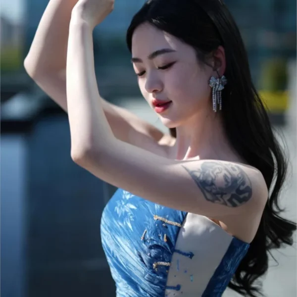 Morning photo new Chinese girl cheongsam toasts wear blue light luxury small dress